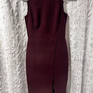 WHITE HOUSE BLACK MARKET SIZE 0 Burgundy sleeveless dress